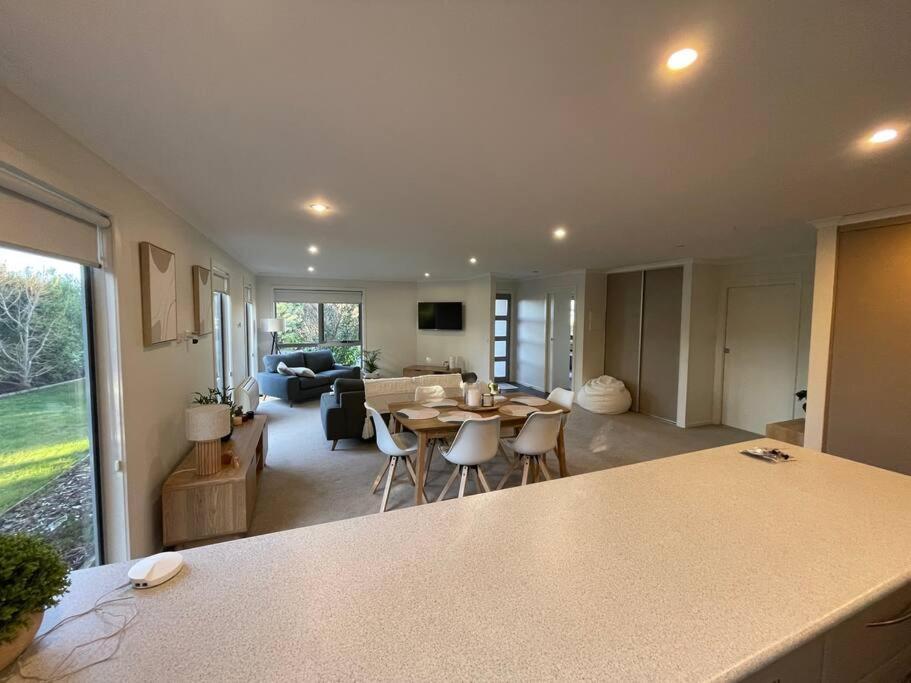 Self Contained Villa Hawley Beach